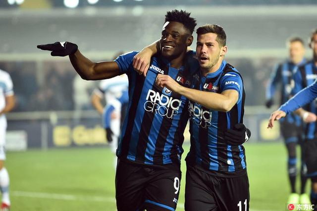  狼堡中场拦截能力出众，切断对手进攻脉络取胜  